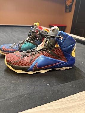 Nike Men's Multicolor Basketball Sneakers